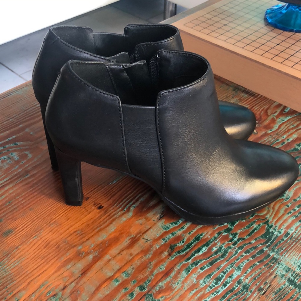 Collection by Clark’s high heeled black bootie size 7